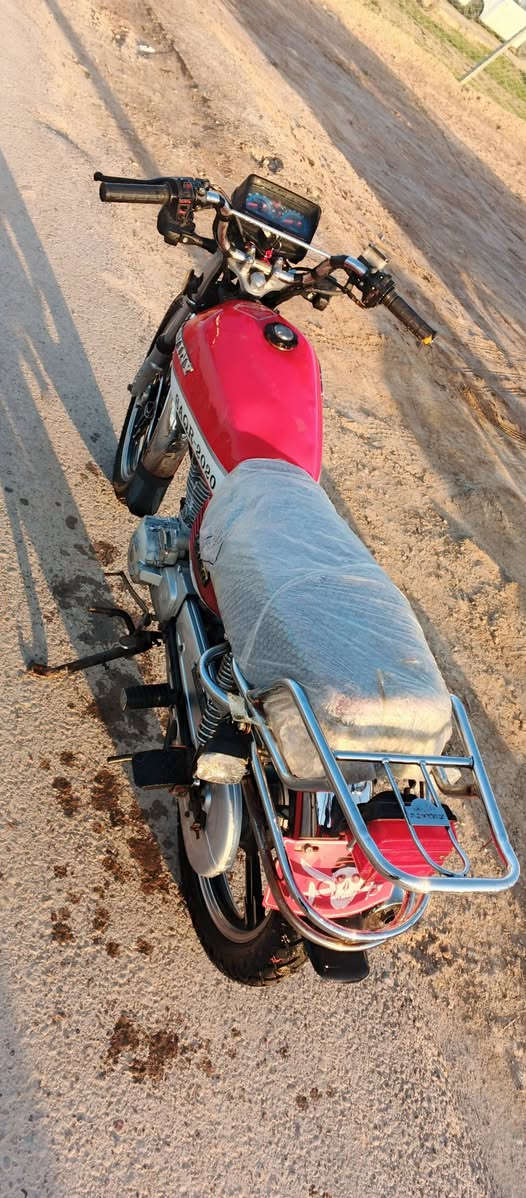 السلام عليكم درجه ايراني2020  سيفان5كير اوراق كامله 7ورقات  تروح ترقم كبل مال المعرض  محرك مكفول لا صوت لا بخار لا نضوح خير من الله كهربايات كامله لايت اشاير يمنه يسره سكن الدراجه نكره سلف خير من الله نعومه طسه تخبل نشاط فول الدراجه جاهزة من كل نواحي تخبل/السعر 425وبيه مجال /مكان بغداد جسر الفرنسي قرب فلكه حي النصر /رقمي /***********
