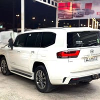 لاندكروزر VX • مكينة ٤٠٠٠ • ٦٣ ألف