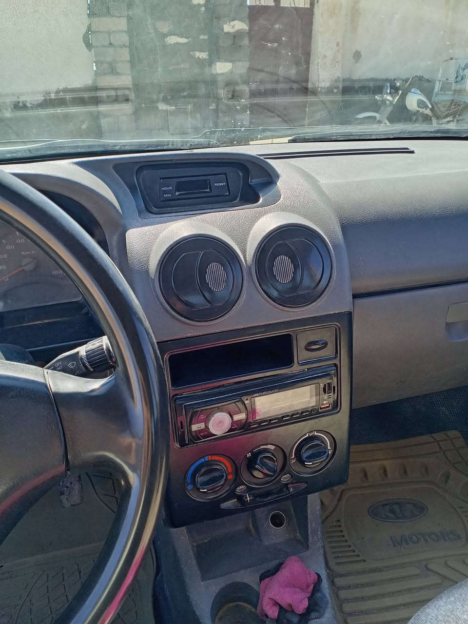 سلام عليكم سايبه للبيع موديل ١٦ رقم الإنكليزي بسمنه تحويل ثاني يوم مصفر هيئه وقرمات مكان ناصريه سعره ٣٥ وبيه مجال قليل لاستفسار على رقم *********** سنوية ٢٧
