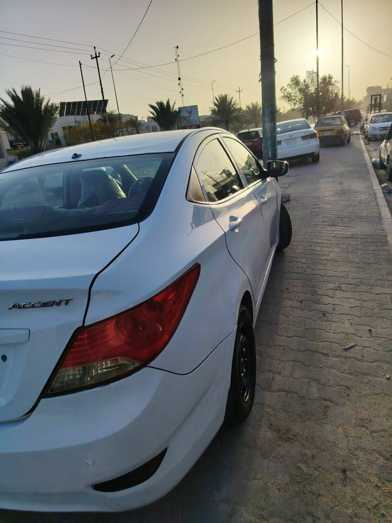 سلام عليكم.     السعر 82
اكسنت 2013
محرك1600 مكينه وكير مكفولات 
رقم دولي بسمي السياره جاهزه بيهه قطع صبغ ابيع حزام  مكاني نجف الشراي يتصل
*********** النجف, العراق
