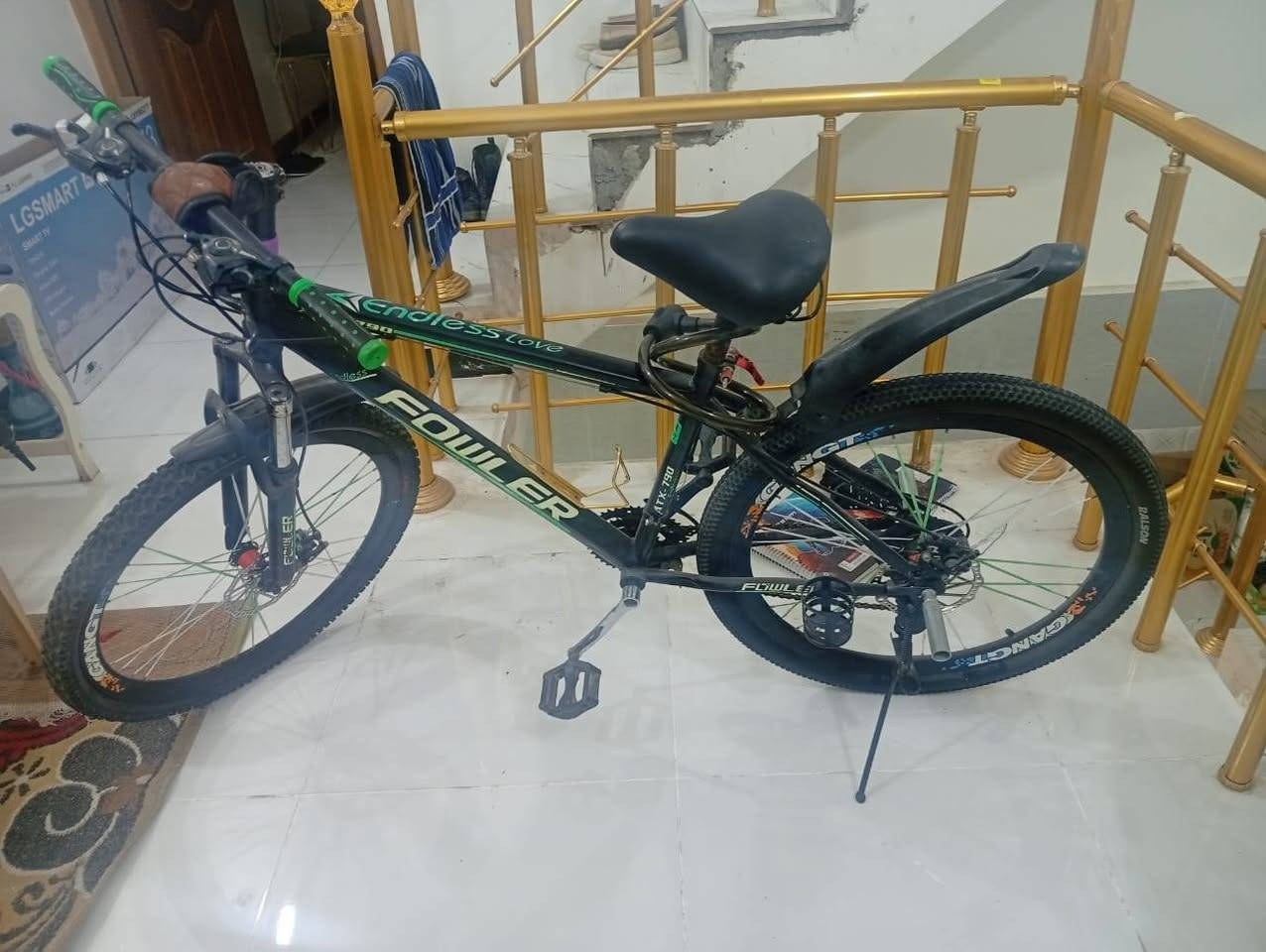 اسلام عليكم بايسكل ياباني ATX 790. شفتات 7 نمر خلفي أو امامي 3نمر ابريك امامي أو خلفي شغالات البايسكل نضيف السعر 120 او بي مجال للطيبين للستفسار ***********او واتس اب اذا اكو امراوس دراجه شحن او بانزين المكان بغداد حي البساتين
