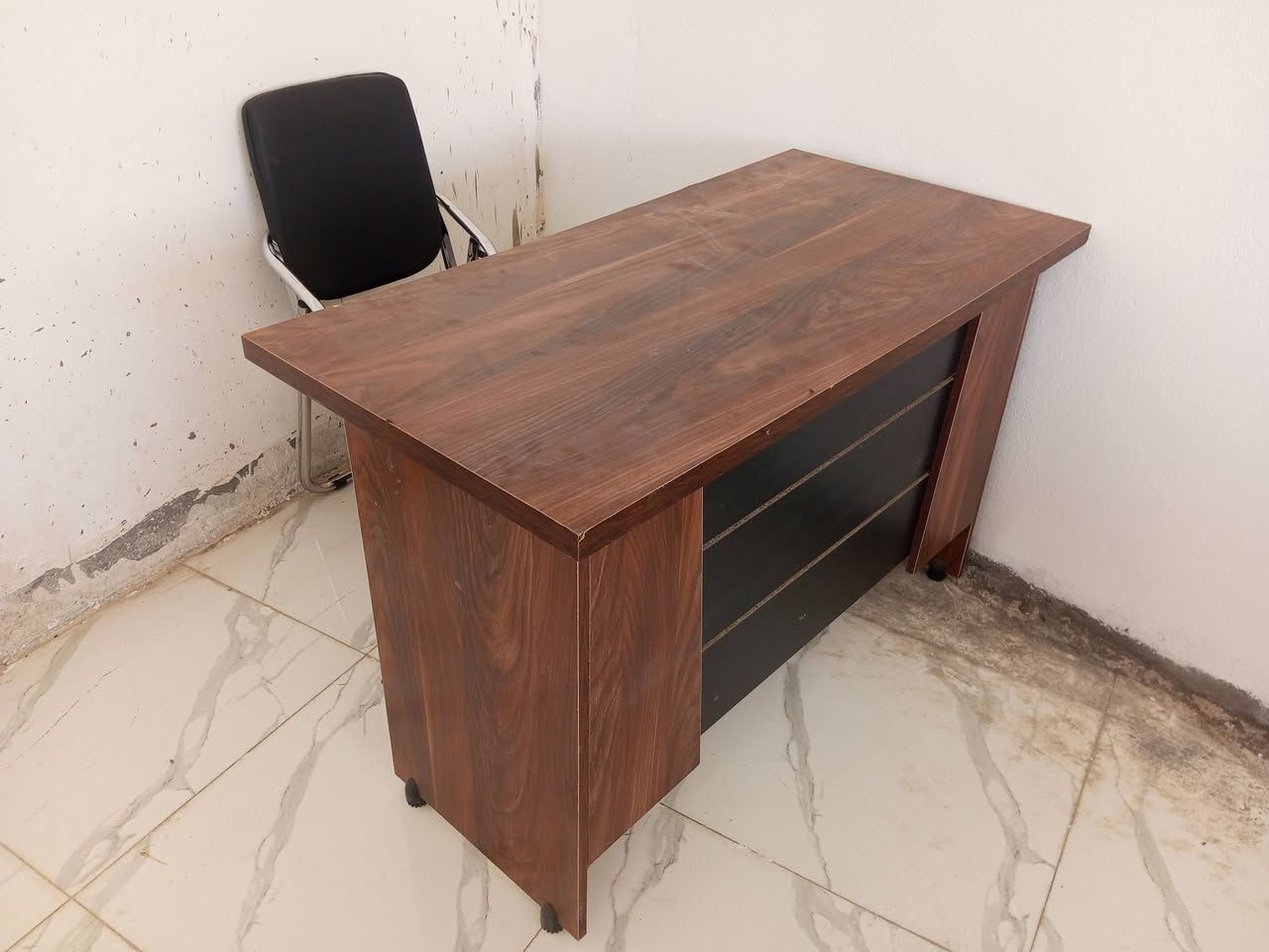 ميز مكتبي ولكرسي جدد السعر 90


**إذا كنت صاحب هذا الإعلان وتريد حذفه لأي سبب، رجاءا أرسل رسالة إلى الدعم الفني**