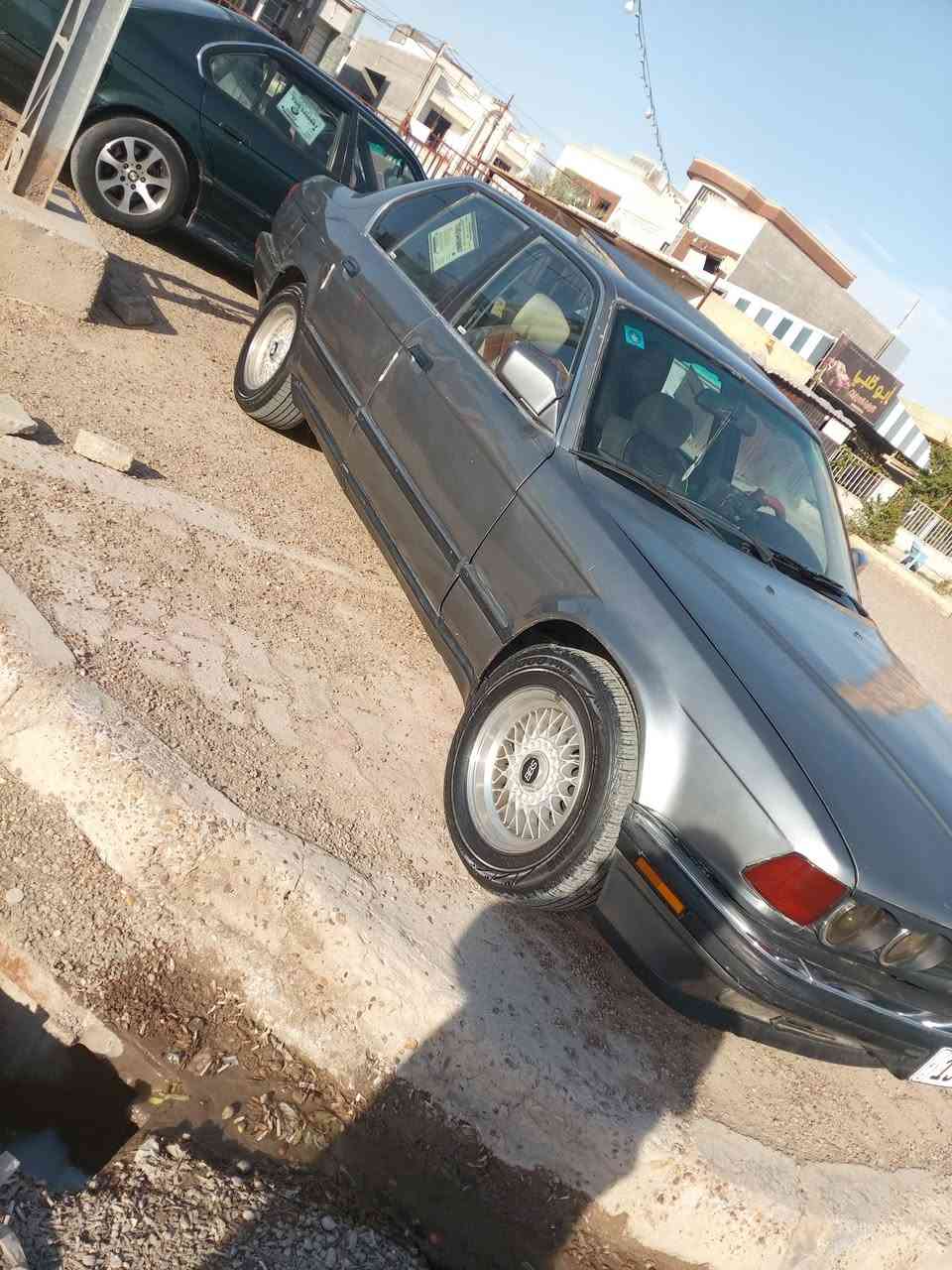 السلام عليكم ،BMW, موديل 92 رقم انبار دولي السياره جاهزه من تبريد محرك كير لوك سنويه30 حجم المحرك 35 المكان الانبار فلوجه السياره جاهزه هاتف ***********
