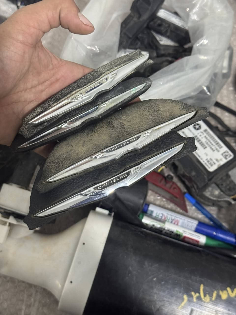 🚘 تدور قطع سيارتك الأصلية؟
جارجر • أوباما • جالنجر • جورني • جيب • دورنكو

كلشي تحتاجه من أدوات ومواد تفصيخ أصلي نضيف متوفر عدنه 🔧
✳️ شريط، يده، دركة، بلجكتور، كبسولة، بريك، أي قطعة تخطر بالك!
📦 توصيل لكل العراق
💬 اسألنا عن القطعة مالت سيارتك وراح نجاوبك بأسرع وقت

📲 الخاص مفتوح — وراحتك غايتنه 💪

⸻


**إذا كنت صاحب هذا الإعلان وتريد حذفه لأي سبب، رجاءا أرسل رسالة إلى الدعم الفني**