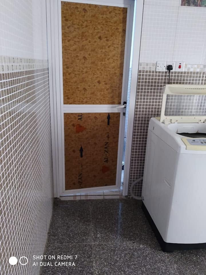 بيت مساحة ٢٣٧ متر مربع 

طابقين 
الطابق الاول (مطبخ و هول و استقبال وغرفه و صحيات) 
طابق الثاني ( صاله و غرفتين و صحيات) 

كامل من داخل وخارج ما عدا الواجهيه 
مع وجود حديقه ومغاسل خارجيه
رقم الهاتف ***********
 طابو زراعي
السند باسم المالك
السعر بي مجال
السعر ٩٥ وبيه مجال حلة, بابل
