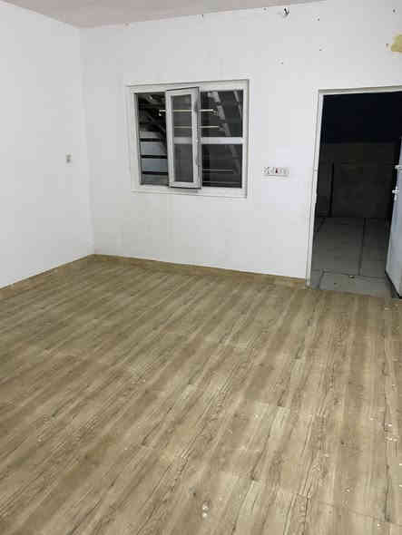 مشتمل طابق ثاني  للايجار عنوان حي الوحدة نهاية شارع حي الحجاج قرب  معهد الصناعة غرفة نوم واحدة وهول كبير ومطبخ السعر ٢٠٠ الف
للاستفسار***********
