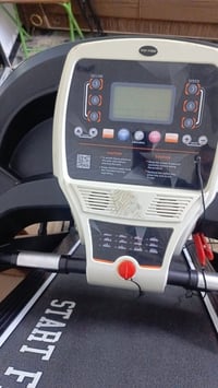 جهاز جري • هزاز بطن • شاشة رقمية