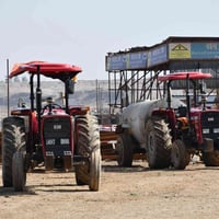 ادمن وافق  تنكترات عدد 2 نضافه فووول وكل معدات جاهزا تعال خاص وشتريد ا...
