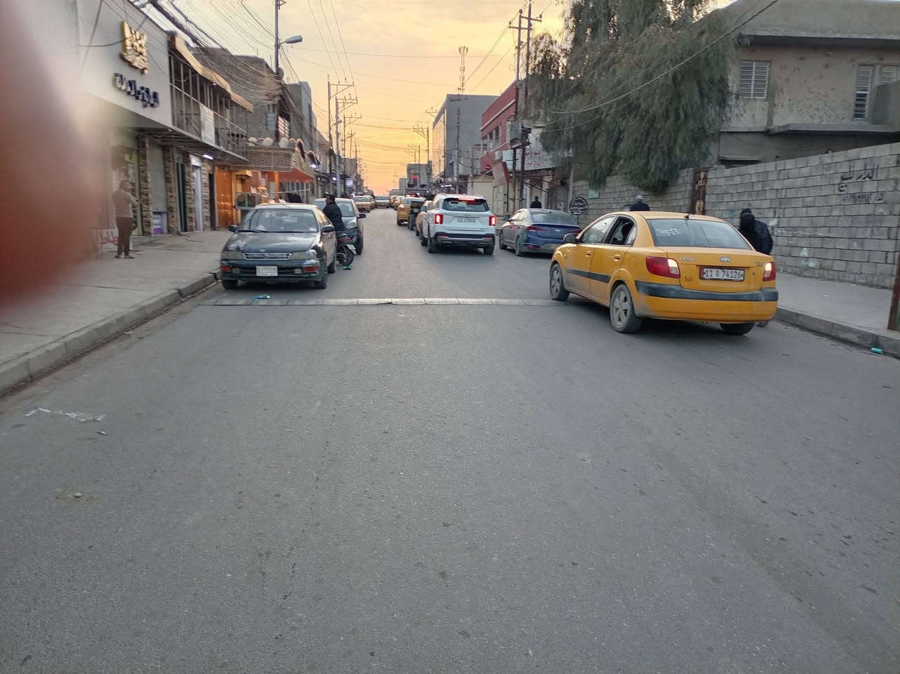 للبيع٠٠دار ركن تجاري ملك صرف مساحته ٦٣٠ متر واجهة ٢٨ متر يقع في بداية شارع سوق وادي حجر ٠٠بسعر الأرض ٠للتواصل *********** وتبقى ثقتكم سلم لنجاحنا
