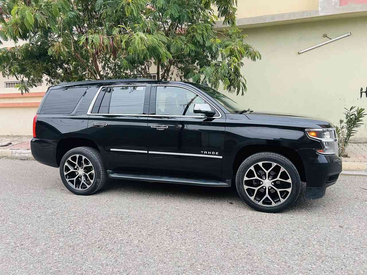 السلام عليكم
تاهو وارد امريكي بدون حادث 
موديل 2018
ماشي 130 الف
مواصفات LT
قاصه 
زنون 
تبريد 3 قطع 
كراسي  كهرباء 
فول تحكم استيرن
شاشة عرض الاعطال
دبل حساس أمامي + خلفي
شاشه اماميه كبيره اصليه
كاميرا خلفيه اصليه 
وهوايه بيها مواصفات مكفوله من اي عيب 
بدون حادث بدون ايربك ابشرط بس كلير امريكا صفحتين‏ما شاء الله سيارة كلش نظيف مرتب بدون مصرف سياره جاهزه صدر امامي خلفي جديد 
4 طيرات جديد محرك وكير مكفول 
مابى مصرف دهن كير ومكينه وفلاتر تبريد 
  سنويه  راقم هزه كول جديد سعره 295
واستفساراكثر خابر صاحب ***********
 ‏ملاحظة اني مكلف لنشر ما أجاوب على التعليقات ما متواجد عالفيس شراي خابر وتدلل
مكان سياره كركوك
 وتحياتي للجميع
