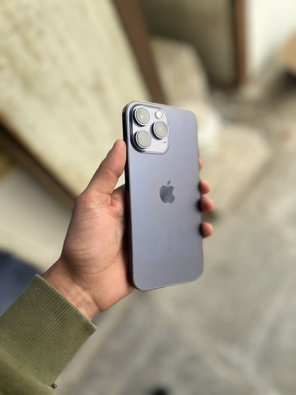 السلام عليكم تلفون ١٤ برو ماكس الجهاز مفتوح بس شاشة ٣ خيارات والباقي جديد الذاكرة ٢٥٦ البطارية ١٠٠ مرفوعة نسبتها الكامرات والسماعات كلهن شغالات الملحقات فقط كارتونة مالته السعر ٥٧٥ وبي مجال للشراي مكاني البصرة المعقل 
هـ ***********
