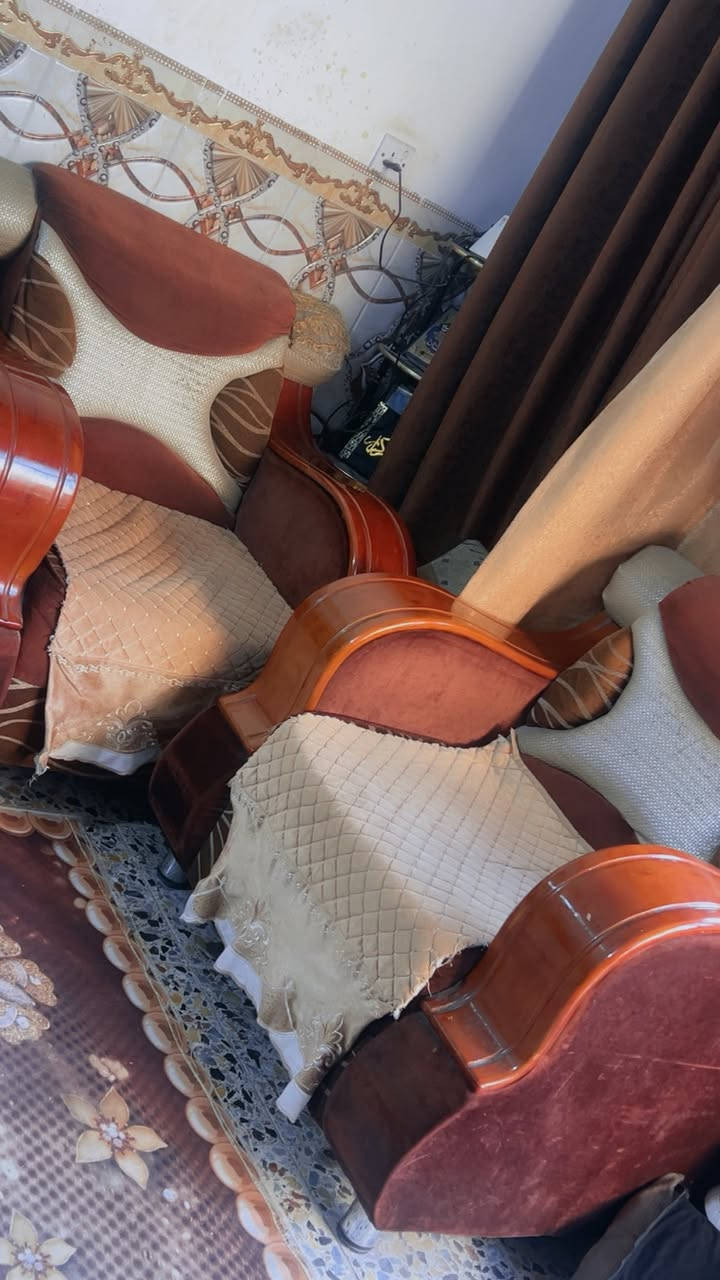 السلام عليكم تخـم 10 مقاعـد مستعمل نضيف السعر 225 وبي مجال اليريد يدخل خاص او على هاذا رقم *********** المكان بغداد 🤎.
