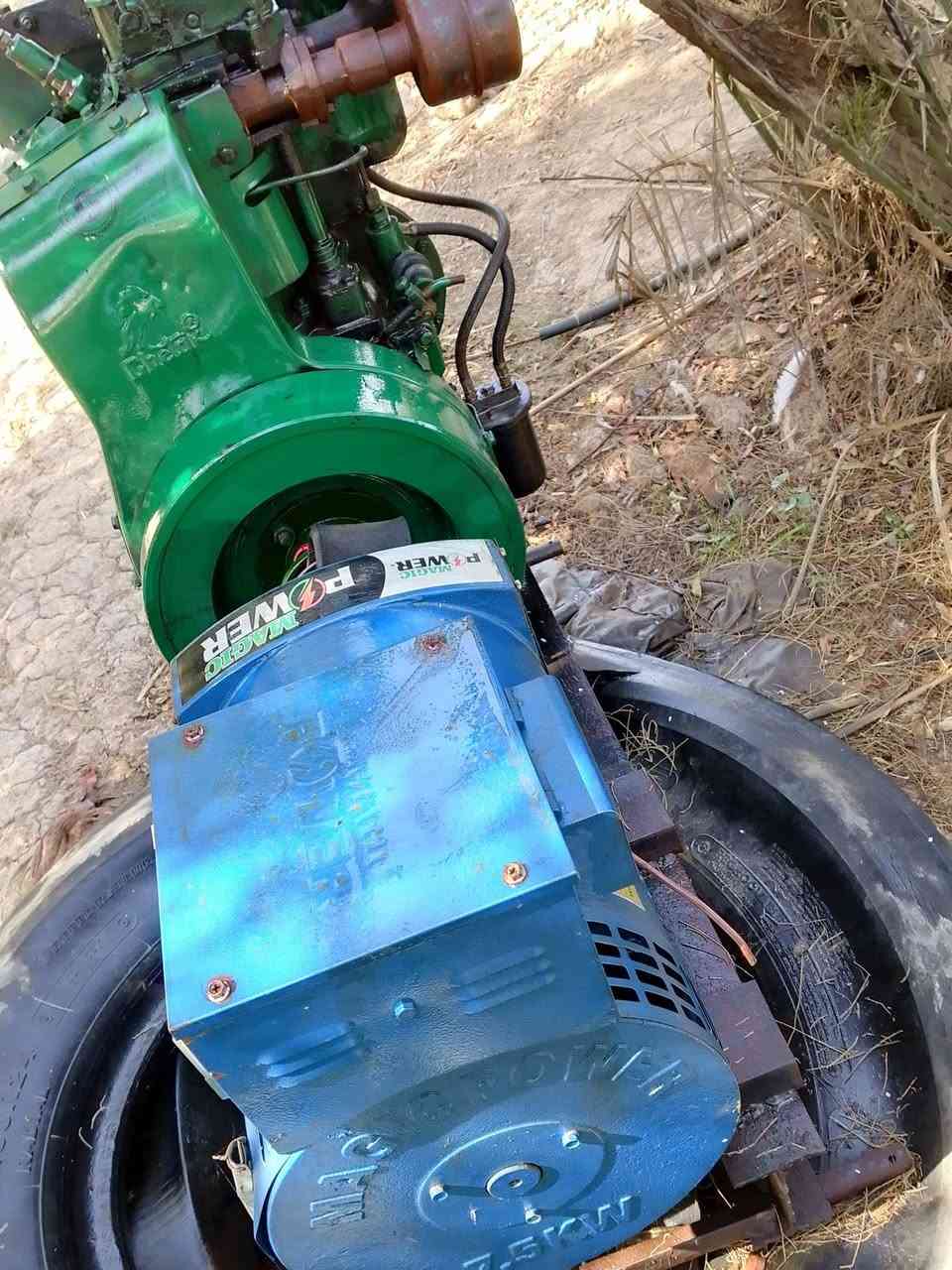 سلام عليكم
مولد هندي دويز 
لبيع شاتك ثقيل نضيف بلادي على شركه 
محرك 10حصان
راس توليد ملف نحاس ١٠٠٪
استفسار على هاذه رقم 👇
***********
