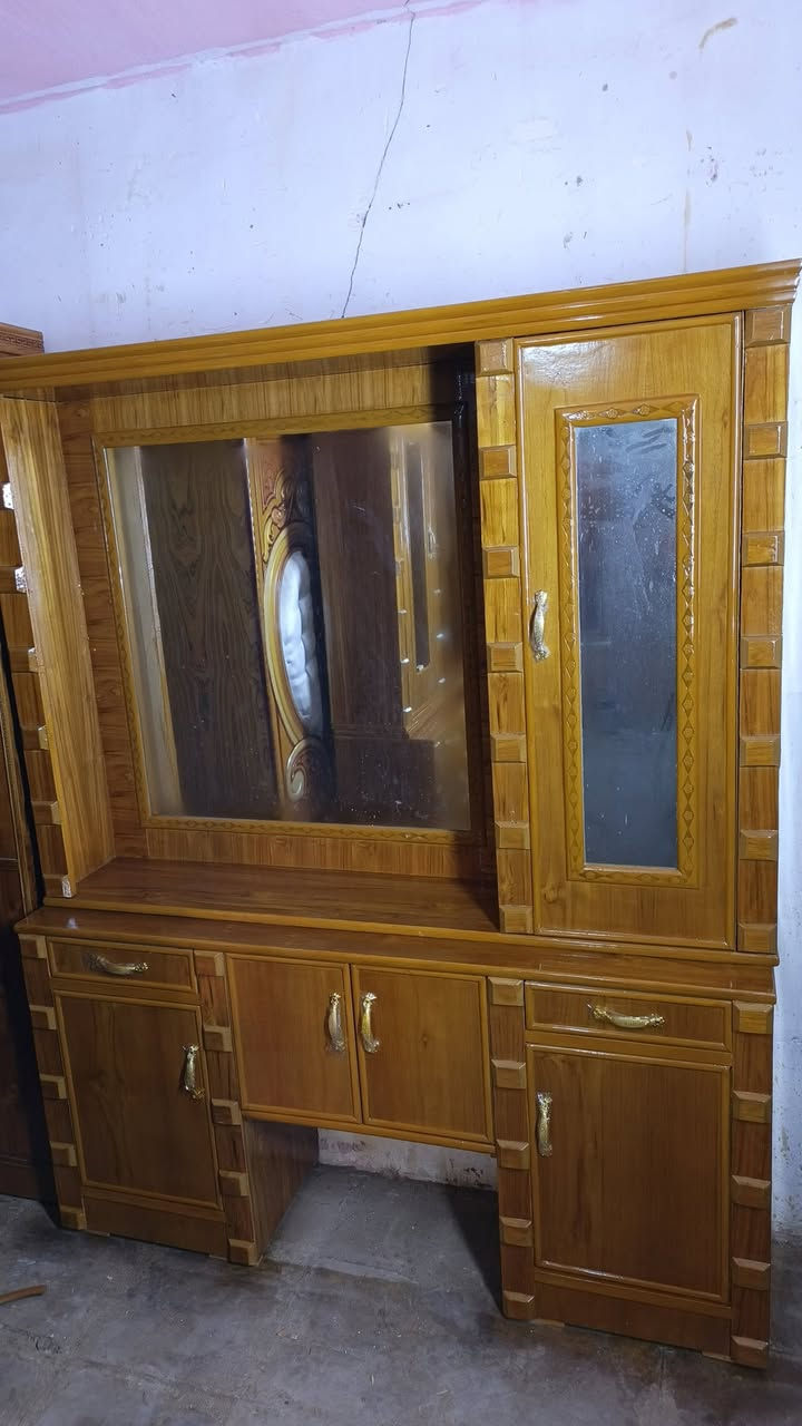 سلام عليكم غرفة 6 باب طابقين قياس ستندر تسگام خارج ولداخل صاج نضافة 100% السعر مليون 250 معا التوصيل وشد للحجز ولستفسار على رقم الهاتف العنوان الحيدرية خان النص ***********
