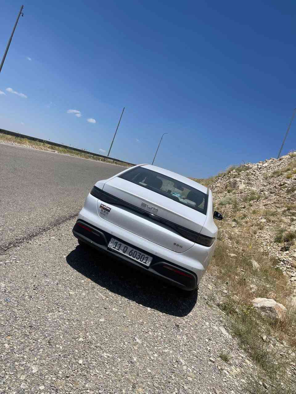 السلام عليكم
byd sil 5 داخل ابيض المرغوب

رقم بغداد بأسمي تحويل مباشر

بيهه ملاحضات بجهه الراكب والداعميه  ملاحظات كذالك ومسويلهه فابلون + كل غراضها كاملة

ماشيه 20000km الكلي  بنزين ١٢ وكهرباء ٨ 

بصمه + تشغيل عن بعد + كارت تشغيل
***********
*********** 

ما اذكر السعر حته ولد الحرام ما يكسرون بحلالي شراي اتصل وتدلل
