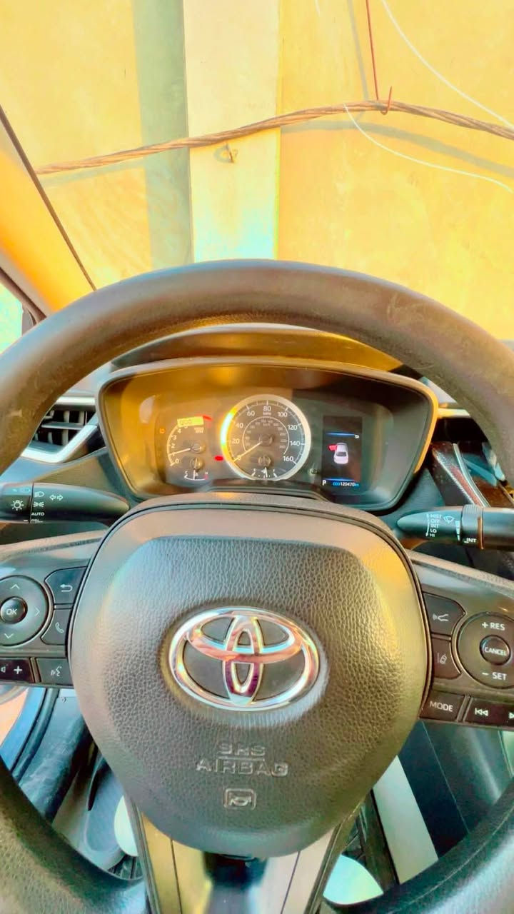 *🚗 للبيع تويوتا كورلا LE موديل 2021 وارد أمريكي*

*السعر:* 119 ورقة وبيها مجال بسيط  
*المكان:* البصرة - المطيحة  
*للتواصل واتساب فقط:* ***********  

*المواصفات الأساسية:*  
- *المحرك:* 1800 سي سي 
- *ماشيه:* 120 ألف كم 
- *الكير:* أوتوماتيك كهربائي 
- *الحالة:* مكينة وكير وتبريد كلها جديدة، معمرة خارج العراق 
- *السيارة:* يساره، معوقين والراعي موجود 

*الإضافات:*  
- شاشة كار بلي 
- نظام تحديد مسار 
- تحكم ستيرن 
- كاميرا خلفية 
- تبريد ثلج 
- الرقم: ميسان خصوصي 

*ملاحظات:*  
- الحادث فقط بالبجم واصل  الباقي  مكفول 
- السيارة نظيفة وما ناقصها شي 
- الصور تتكلم عن الحالة 

*ملاحظة:* ماعندي ماسنجر، التواصل واتساب فقط
