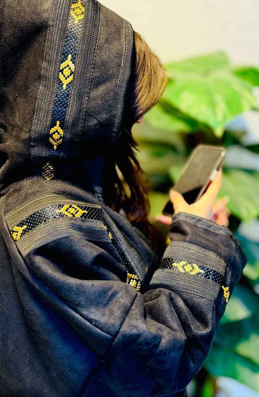 حبيباتي وفرتلكم الفروة المبطنة التحففففة جديات تجننن عن تجربة احجيلكم الاخذ منها يعرف هلشي توفرت بالوان حلوة وكوالتي ممتاز جربوها &&&وبسعر كولش معقول تكدرين تراسليني على الواتس ***********
