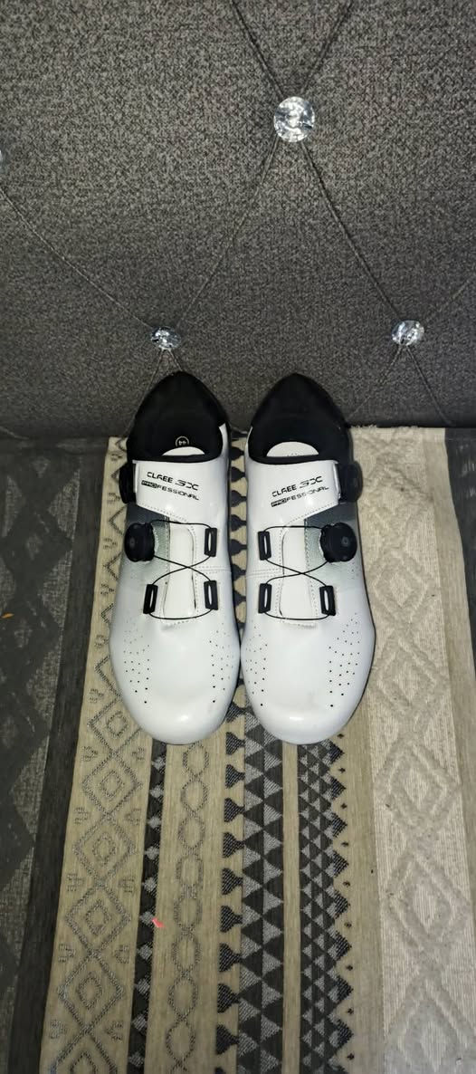 غراض بايك للبيع جديد غير مستخدم
الحذاء بايك لوكات جديد قياس  44 يلبس 43 السعر 15
بطيخه خلفيه من ماركه PRO4 سبع الوان  مع البيم مالته  36 سيم طرب السعر 15 للتواصل على الواتساب : ***********
