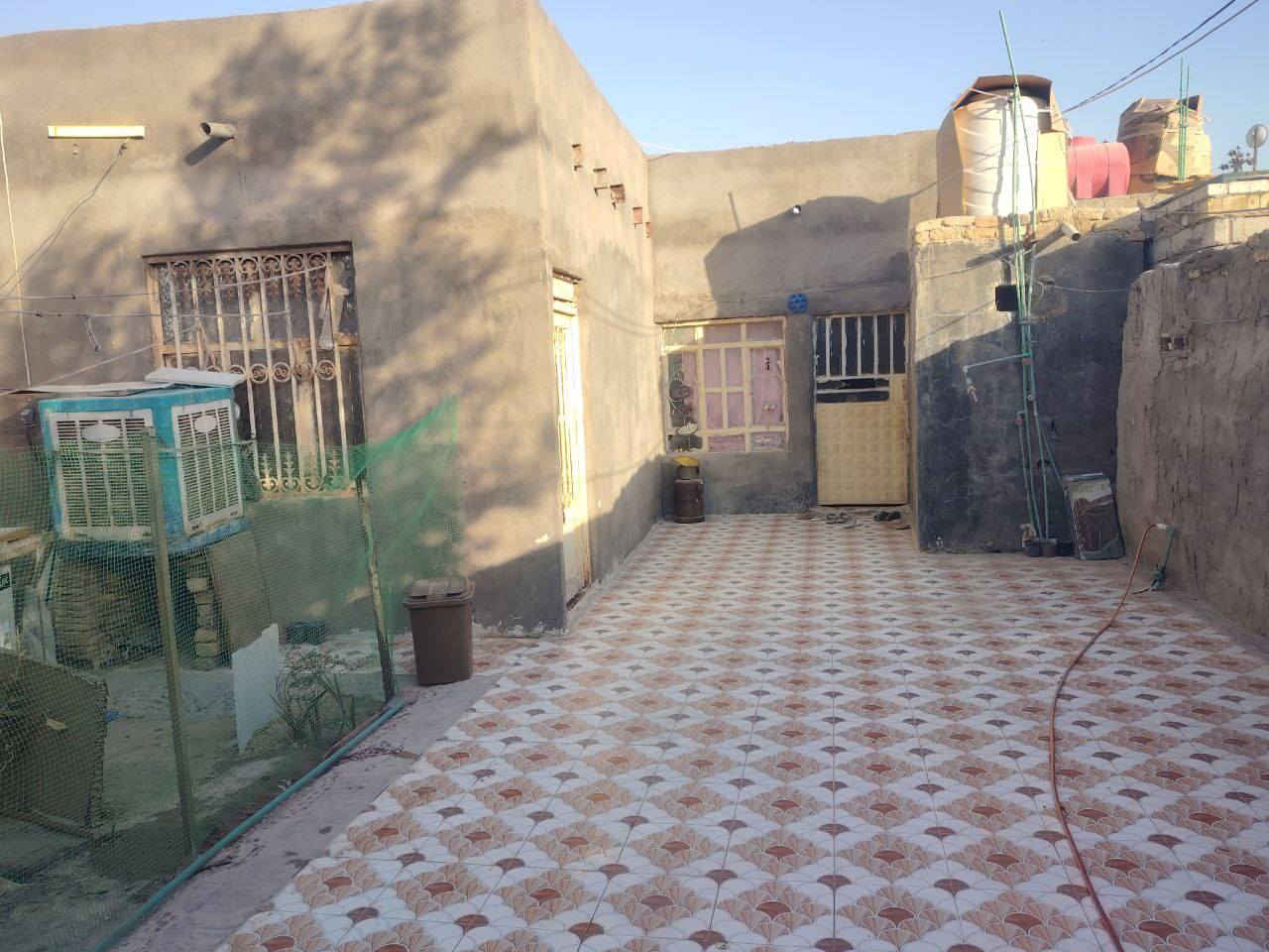 بيت في ابوصخير خلف مستوصف مراشده في زراعي  مساحه 300متر غرفتين طولهن 6 وعرض 4 صاله طول 12 وعرض 4ونص مطبخ طول 6 وعرض 4 ستقبال بكبر صاله ستقبال وصاله سراميك وسقف ثانوي وصحيات سراميك يجود داخل لبيت حديقه وخارج لبيت حديقه /منطقه كافه خدمات معمل غاز ومستوصف ومدرسه تبعد عن لبيت  200متر مستوصف يبعد عن البيت 100 متر /
سعر خاص متواجد عل اتصال ومراسله صفحه لاتصال رقم تالي ***********
