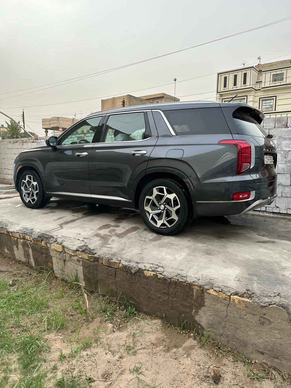 بالسايد موديل 20  مكاني بغداد  العامرية   بيها فتحه  باسمي   ضررها  بنيد فقط
السعر  235 
هاتف ***********
