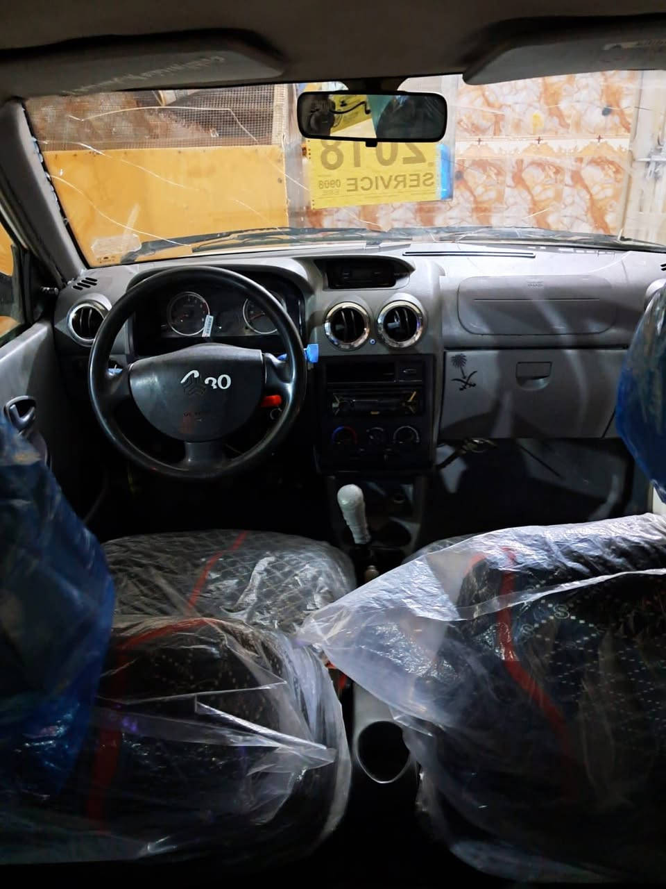 السلام عليكم 
سايبه مديل ١٨
مكينه وكير كيه برايت كفاله 
تخم تاير جديد كهربائيات كله شغاله/حداده جديده تبريد منضومه مال كوري/لايت زنون/
معمره الهلالات/ تحويل ثاني يوم 
السعر ٣٨ وبيهه مجال قليل للاستفسار
*********** مكانهه البصره الزبير
