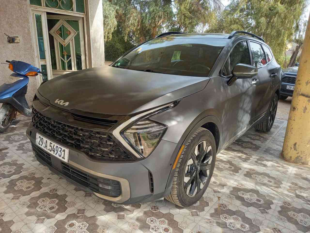 سبورتج ٢٣  x لاين فول الفول هابرد
محرك ١٦٠٠ رقم واسط بسمي تحويل ثاني يوم

حادثهه بابتين جهت سايق وجاملغ وشويه بلبنيد يعني ٤ قطع ماشيه ٢٧  لون مميز طافي يجي 

 مكاني كوت سعر ١٧٣ مراوس بلنتره او سوناته اوبتمه

***********
