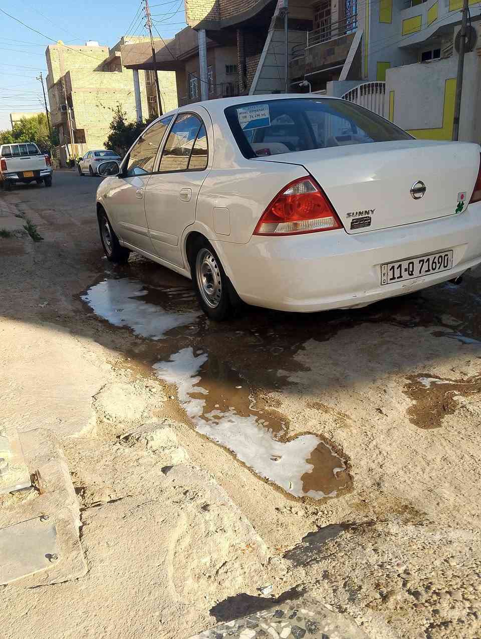 السلام عليكم نيسان ٢٠٠٩ خليجي سياره نضيفه جدآ بيها نص جاملغ امامي وربع البنيد صبح 

مراوس فقط فقط 
سيراتو شعندك نزل 
***********
