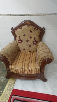 تخم صاج • ١٠ مقاعد • متين وقوي