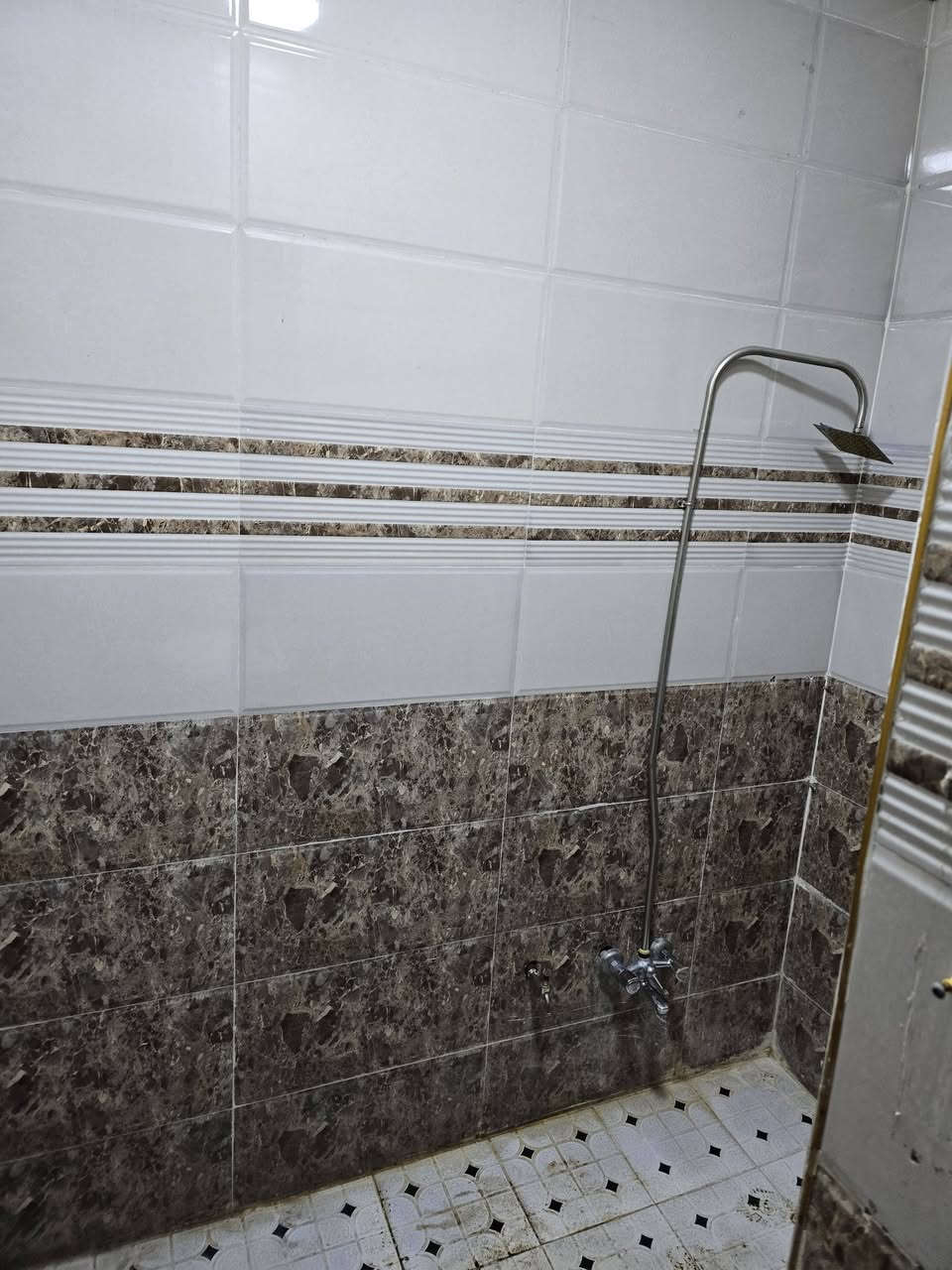 الايجار بيت طابق ارضي
حي الميثاق قريبا على السوق
المساحه 110 متر
غرفتين وهول  استقبال مطبخ ومشتملات خارجي وداخلي 
بناء حديث
***********
***********
