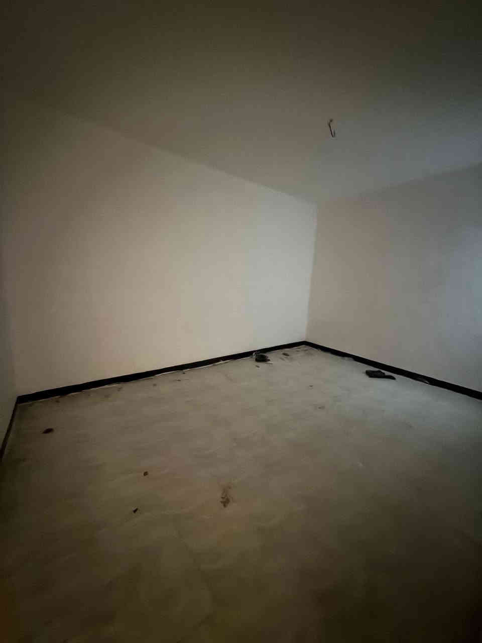 بيت زراعي للبيع المساحة 100 متر يحتوي غرفة وصالة ومطبخ واستقبال وحمامات داخلية وخارجية مكانه المناذرة حي المطاط قريب على السادة المجاهيل اساس كونكريت والسقف كونكريت والبناء طابوق جيري للتواصل ***********
***********
