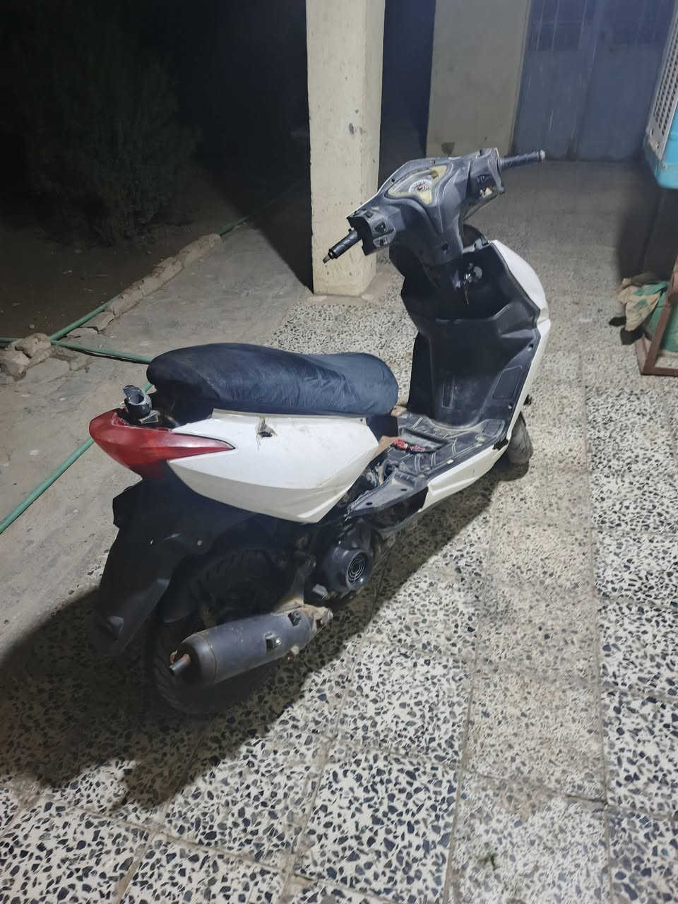 سلام عليكم دراجه للبيع سكنس مكينه مال ماكس سعر 125 وبيه مجال ***********
