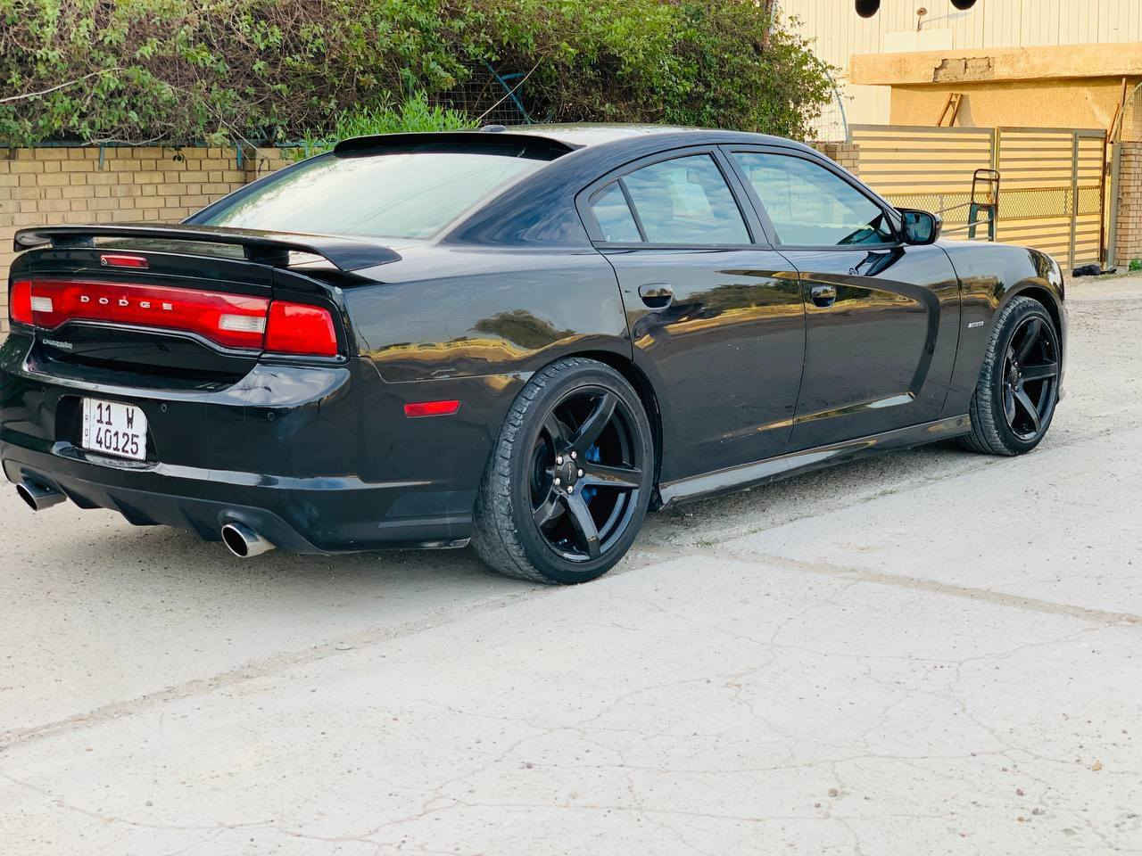 السلام عليكم
جارجر ٢٠١٤ RT
رقم بغداد الجديد تحويل مباشر
محرك 5700 
فول مواصفات عدا الفتحه
كشنات كنتاره وجلد وكهرباء 
شاشه كبيره وكامره خلفيه 
تبريد قطعتين 
كشنات تدفئه وتبريد 
ستيرن كهرباء وتدفئه وتبريد 
حامله اكواب حار باد 
وباقي المواصفات المعروفه 
السياره حادثه جاملغ فقط وبنيد محدث السعر ١٥٣ وبيه مجال 
الاتصال ***********
