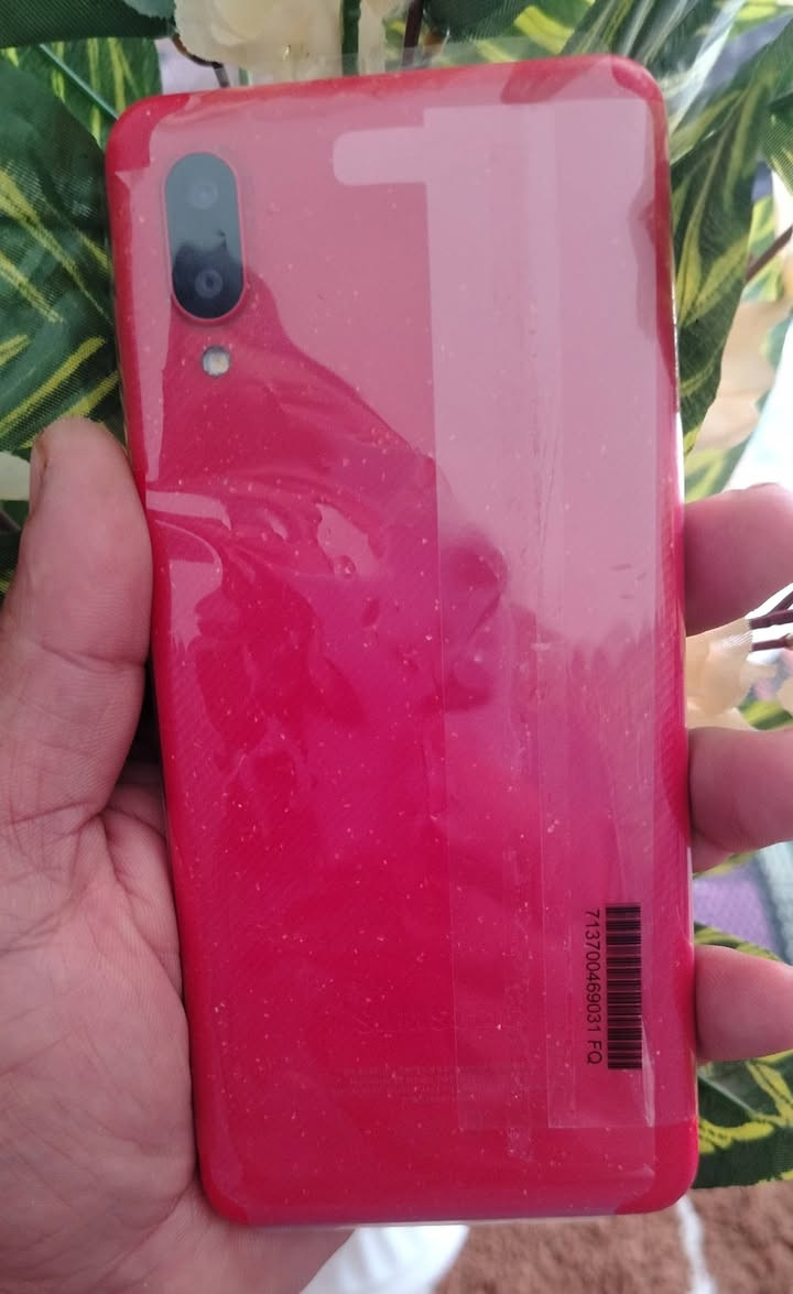 لبيع
جهاز A10s ستخدام نضيف مع ملحقاته 
ومكنسه كهربآيه شـغآله مـشـروطـه نقص بس آليده
***********
