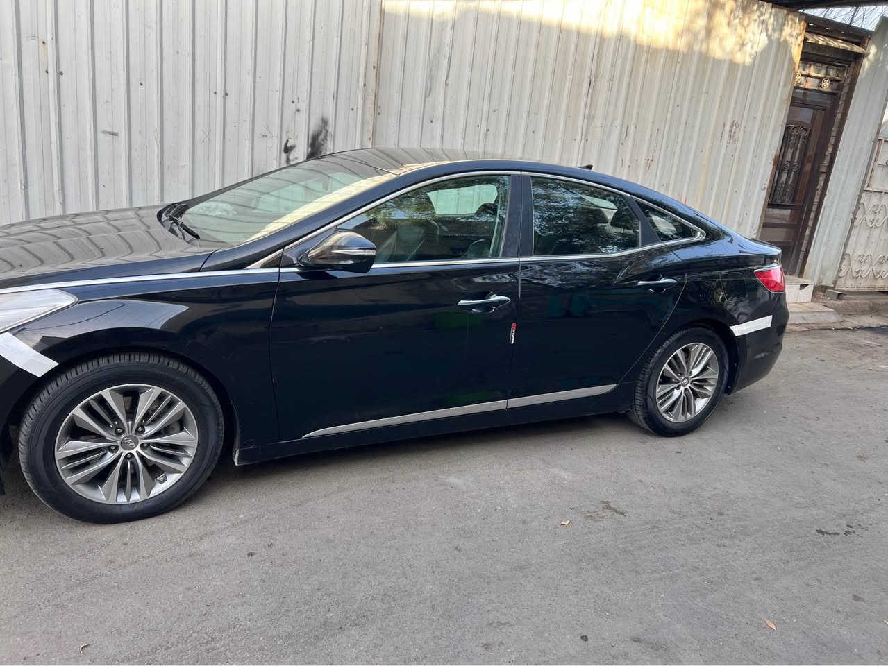 رقم الهاتف *********** ازيرة كاز موديل 2017 وارد كوري ضربة خشم الجاملغ اليمن فقط السيارة خير من الله رقم سليمانية بسمي بغداد, العراق
