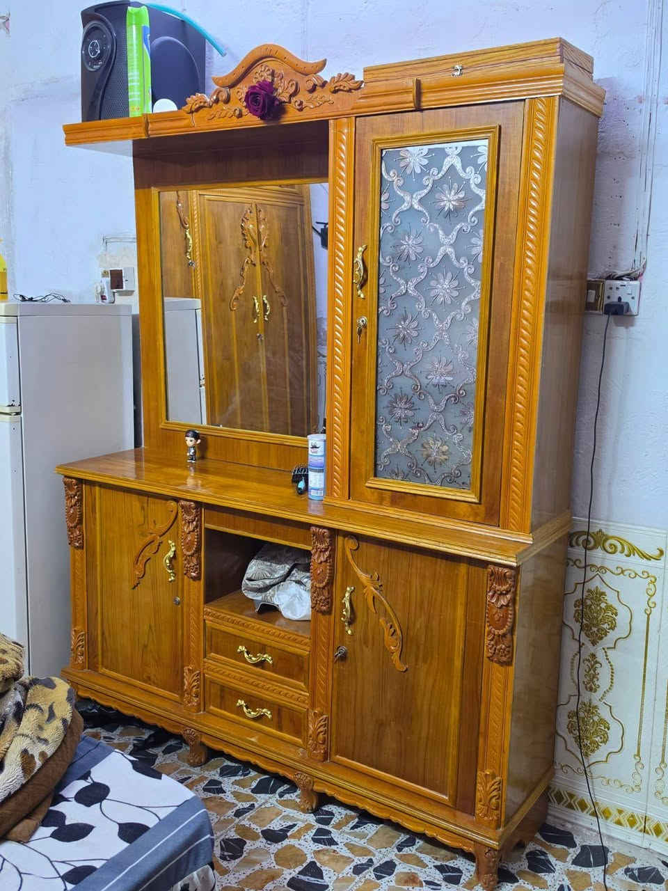 غرفة  مصريه زان نضافه جدا عاليه
5 قطع السعر مليونين بيهه مجال ان شاء الله
مكاني بغداد مدينه الصدر ***********
