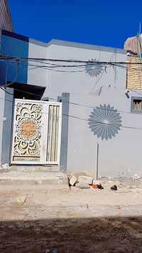 العروسان الشارع الرئيسي • غرفة وصالة • بيت جاهز للسكن