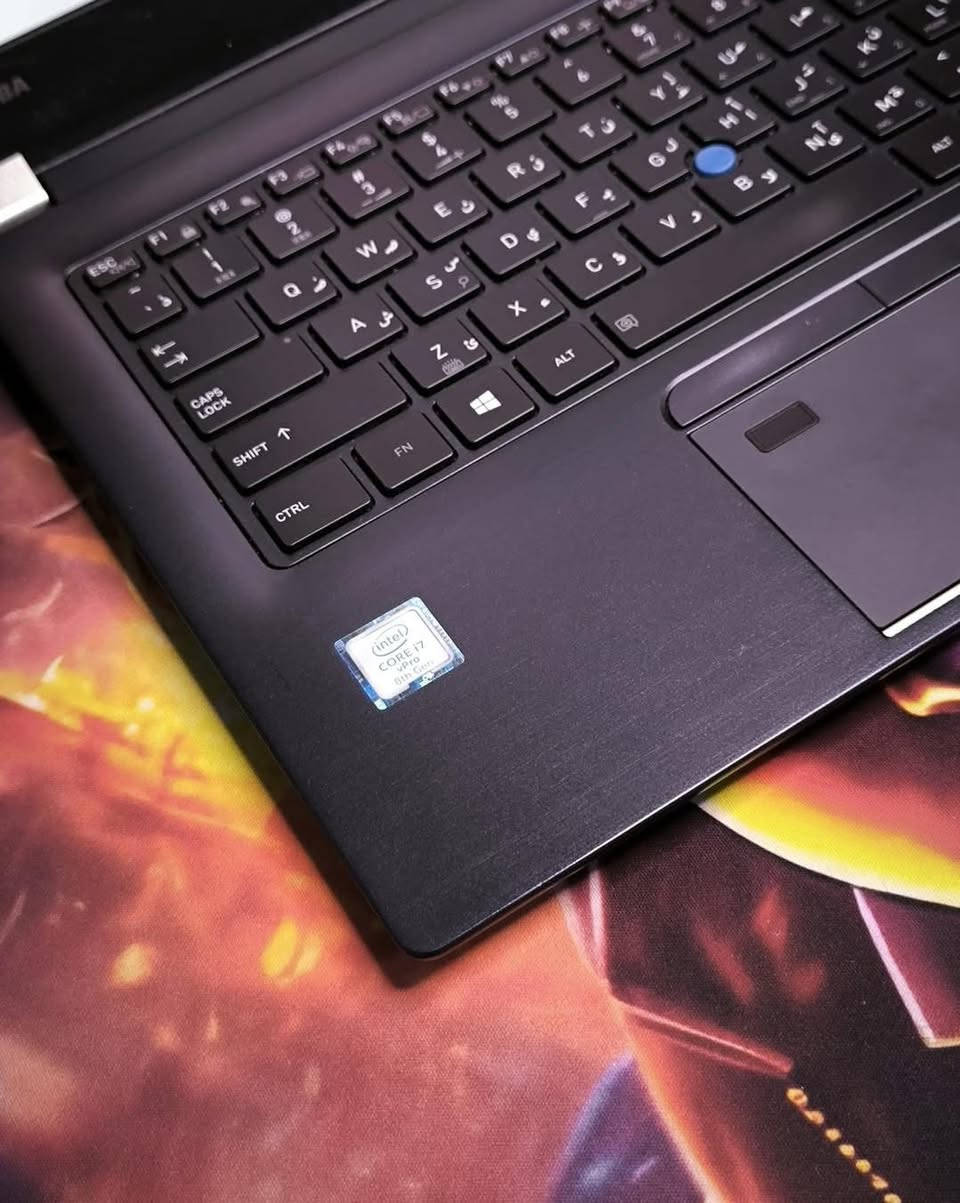 🔥 تدور لابتوب خفيف وسريع؟ هذا خوش خيار!
💻 Toshiba Portege X30-E – لابتوب توشيبا بورتج

✨ نحيف كلش وخفيف، تشيله وين ما تروح

⸻

⚙️ المواصفات:
 • المعالج: Intel Core i7-8650U – الجيل الثامن، فئة U، 8 نوى. سريع وموهّن.
 • الرام: 16GB DDR4
• بيه سلوت فاضي للتطوير بعدين
• واحد بيه 16GB جاهز
 • التخزين: Samsung 256GB SSD M.2 NVMe – يفتح البرامج وينطلق بسرعة
 • كرت الشاشة: Intel UHD Graphics 620 – ممتاز للشغل والدراسة والمشاهدة
 • الشاشة: 13.3” FHD Touch – لمس كامل ودقة عالية
 • الكيبورد: ضوئي ليزري – عربي وإنجليزي

⸻

💰السعر  بس320
***********
راسلنا ونساعدك تختار اللابتوب المناسب
