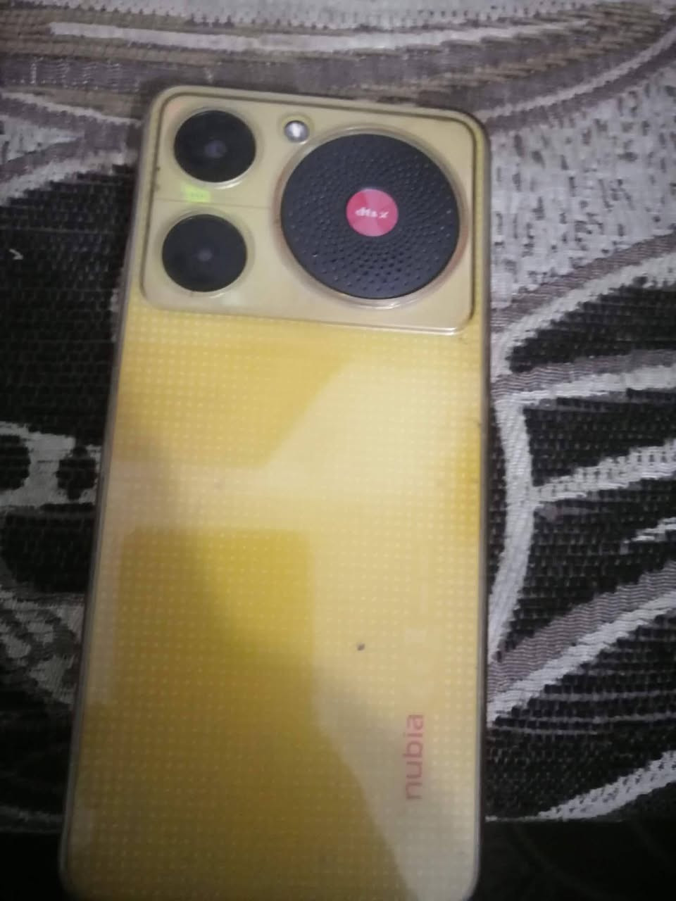 سلام عليكم مبايلnubia Music مبايل كلش نضيف الله شاهد ما مفتوح الله شاهد كلشي بي شغال *********** بي واتساب
