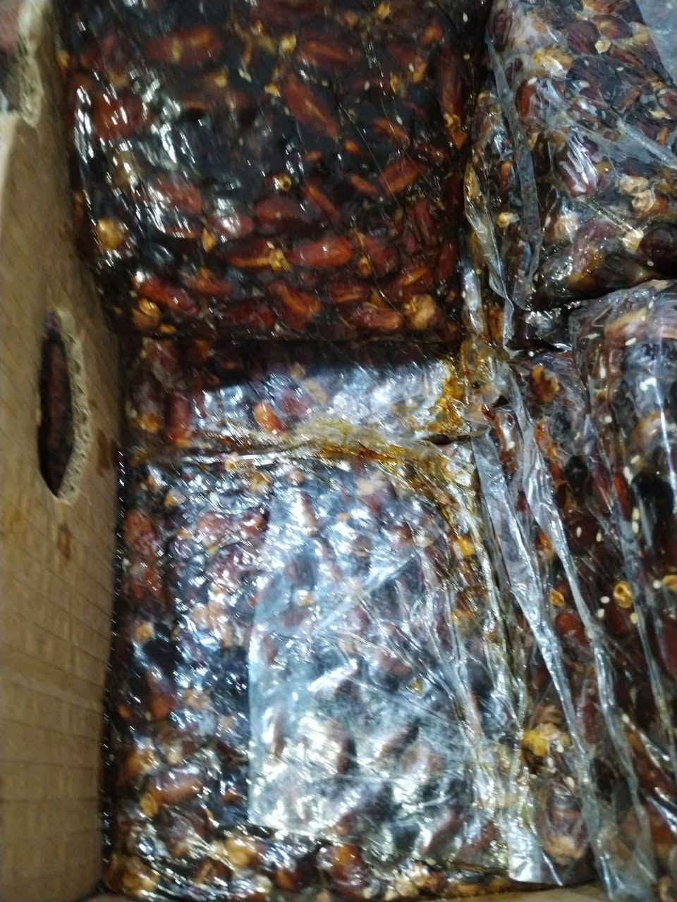 السلام عليكم
‏التمر المتوفر 
‏1.تمر اشويثي اسود 
‏2. تمر اشويثي اشكر 
‏3. تمر مكتوم 
‏4. تمر كنطار 
‏5. تمر شكر 
‏6. تمر خستاوي 
‏7. تمر ابريم 
‏8. تمر خضراوي
‏9.تمر سبع اذراع 
‏10. تمر مكتوم


**إذا كنت صاحب هذا الإعلان وتريد حذفه لأي سبب، رجاءا أرسل رسالة إلى الدعم الفني**