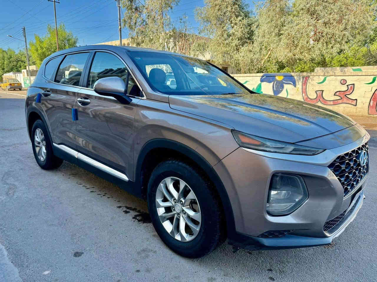 السلام علــيكم اخــــوان ....
سنتافـــي للبيع فقـــط 
مــــوديل 2020👉🏻👉🏻
رقـــــم بغـــــداد
وارد امــــــريكي 🇺🇸🇺🇸
اخــــــوان السياره حادثها فقط بنيد وباقي الســــياره مكفول وصور الحادث موجوده   ورقم شاصي مرفق بالصورمكفــــوله من كلشـــي محرك 2400 لاتنقيص ولاغير كير  AT    المرغوب تبريــــد ثلج ❄️ تخم تاير امانه الله السياره فلس مذب عليه وين متريد افحص للاستفسار اكثر راسلني وات ساب لان علمسنجر ممتواجد رقمي
   
 ***********  او ***********
الســـعر 173 ورقه الشـــراي يتصل اسف على الاطاله،،،،،  مكان السياره بغداد الكرخ حي العامل بغداد, العراق
