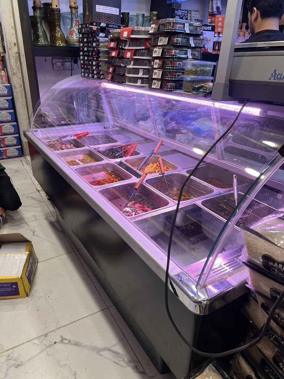 سلام عليكم عارضه للبيع نضافه ٩٨ ٪ طول ٢متر عرض
٩٥سم تحمل ١٥ بلانك كبير عارضها ٢,٠٠٠,٠٠٠٠ مليون الشراي
يتصل مكاني بغداد حي اور ***********
