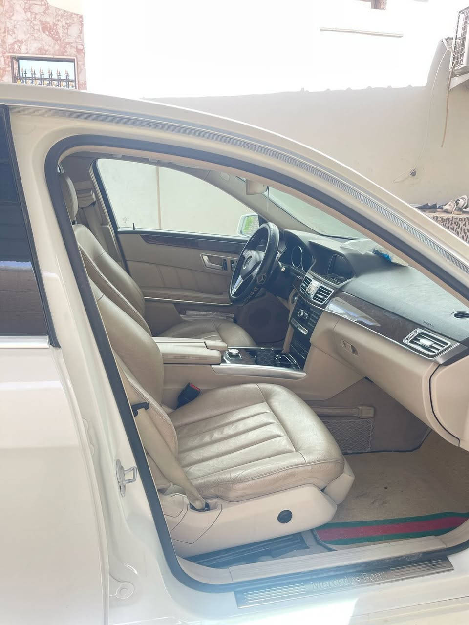 للبيع E350 فور متك وارد أمريكي كلين 
مكينه 6سلندر 
للاستفسار ***********
السعر 180
