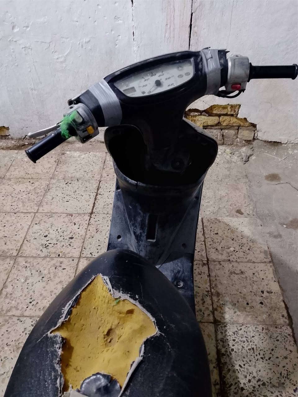 سازوكي للبيع
سلف و هندر شغال
دراجه شغاله
عوزها فقط البريك 
***********
