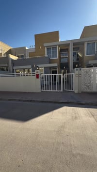 أربيل • ٢٠٠م • أقساط