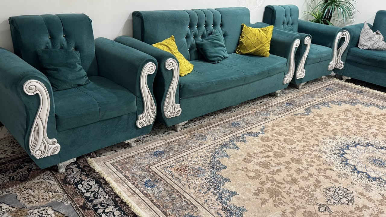 تخم 10 مقاعد مستخدم قليل نظي جدا للبيع بسعر350 الفلوجة حي الشهداء للتواصل***********
