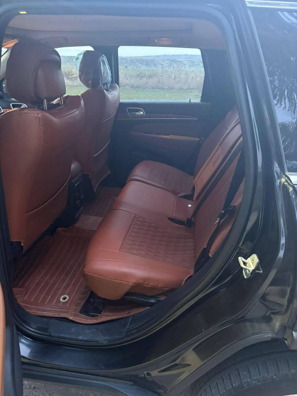 سيارة للبيع
موديل 2012
المواصفات 1/1
بيها ربع البنيد رش 

مكان كركوك 

السعر 175

رقم موبايل ***********
