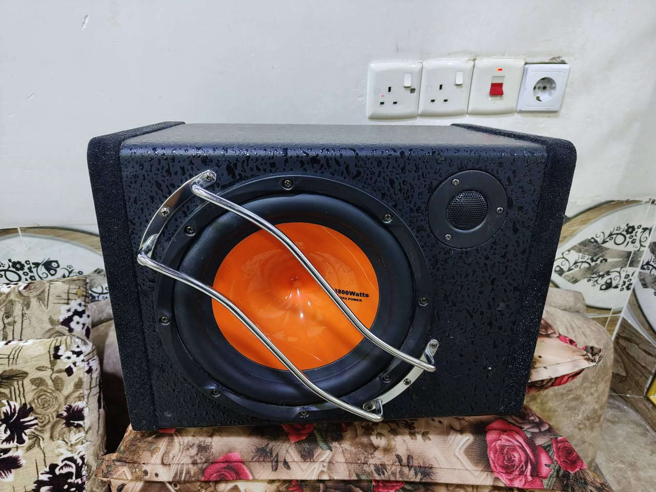 مضخم صوت جديده مستخدم سبوعين سعر 65عنوان حي الكرامه ***********
***********
