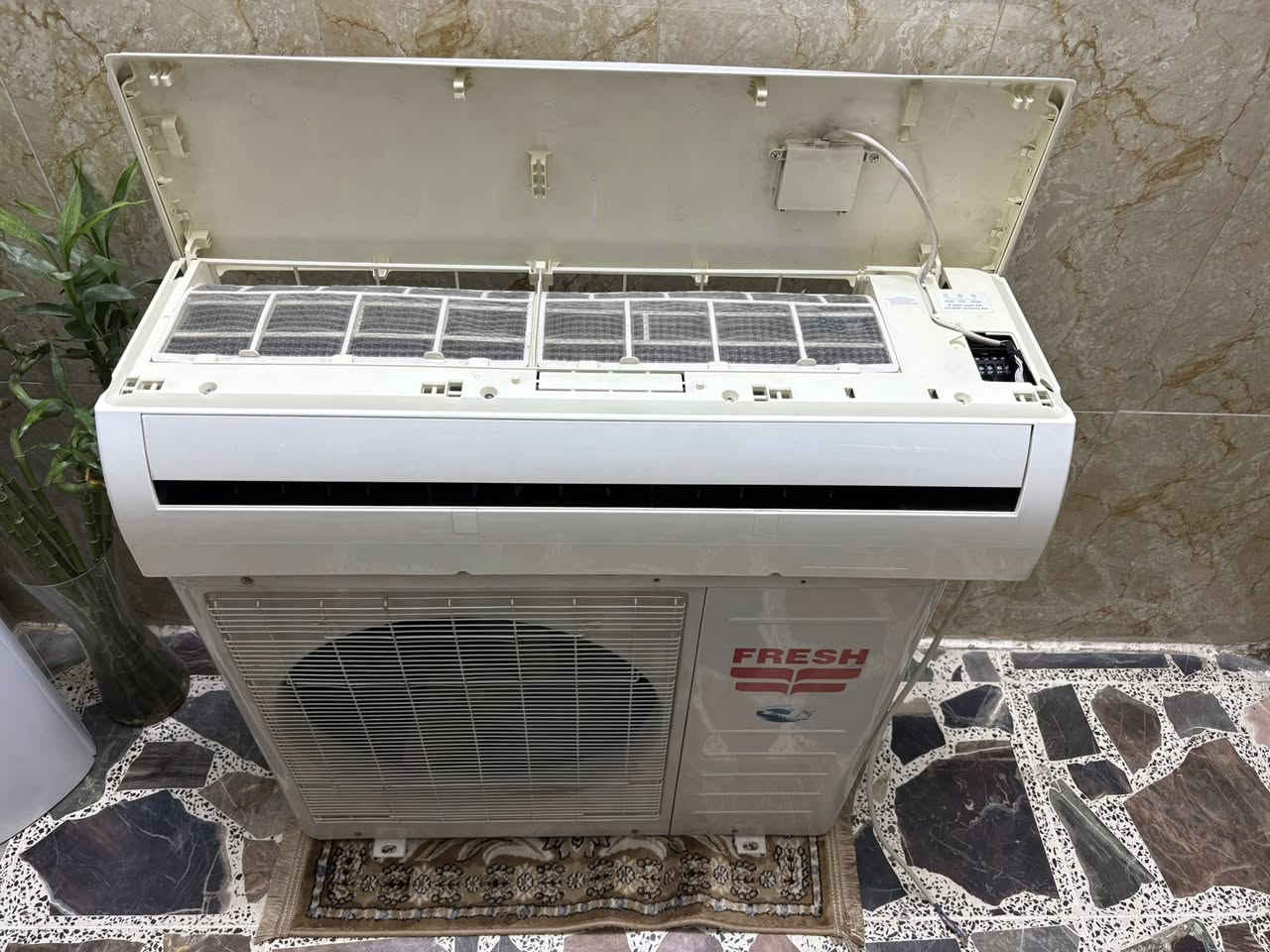 سلام عليكم
سبلت فريش ١/٥ طن حاربارد
بلادي ممصلح نظافته ٩٠ ٪؜
خارجيه دبل راديتر حجم كبير
غازه مقفل  R . 22
كامل مع ملحقاته 
ظمان ١٥ يوم 
السعر  ٣٠٠ الف
*********** بغداد حي الجامعه
