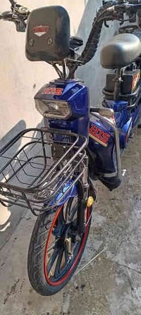 دراجة شحن حجم 20 موديل2025 خمس بطاريات وربع سرع.بطاريات جديده كامله مك...