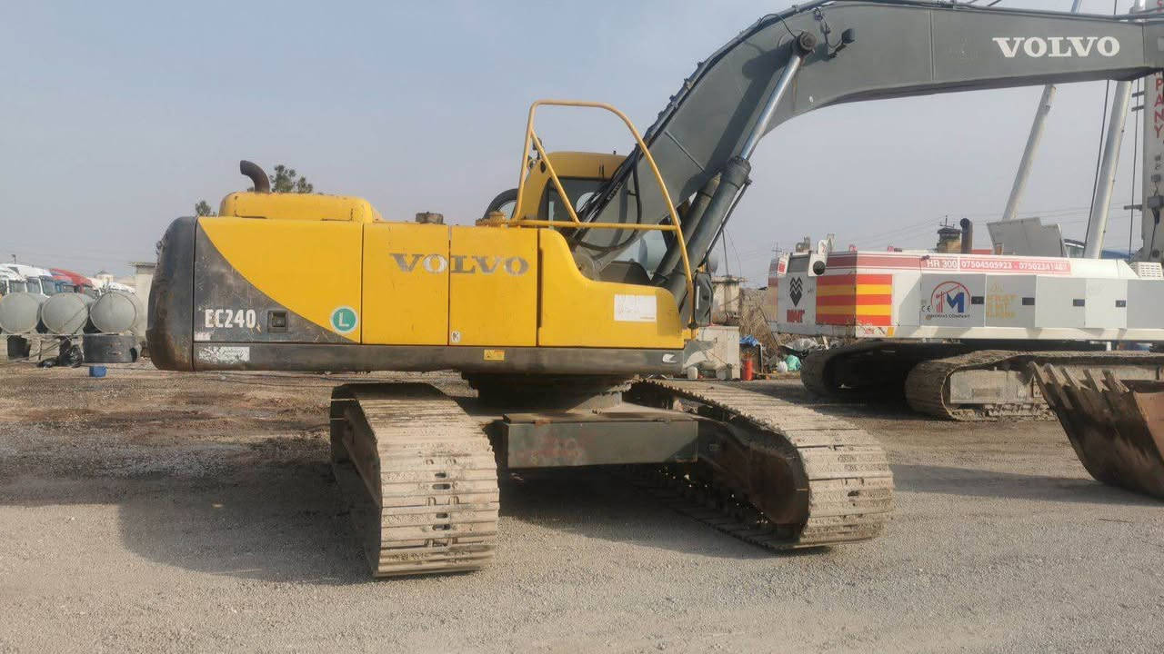 موديل 2001 
حجم 240 
به م و نوزل
هه مي شه رت 
موبايل *********** بغداد, العراق
